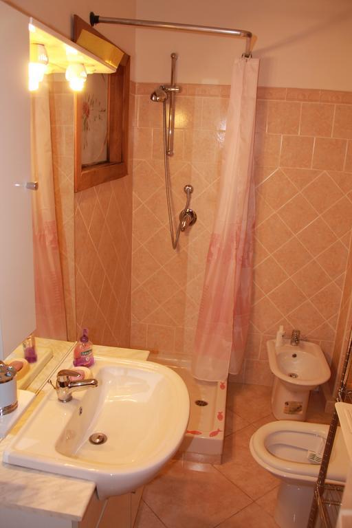 Altea Bed and Breakfast Pescara Rum bild